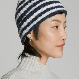 Everlane NWT Cashmere Striped Navy and White Beanie - Giftable